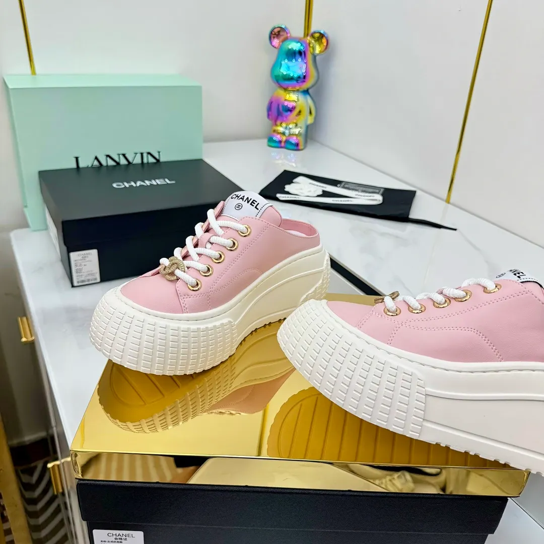 👟👟Ex-factory price 620👟👟 Chanel bread shoes ~ original calfskin panda shoes Chanel 25C latest hot style panda black and white sports shoes casual sneakers Xiaoxiang hot item classic black and white panda color coco girls must pay Fabric: original custom mixed sheepskin lining: original imported breathable mesh lining outsole: Original molded rubber + TPU combination Size: Women's 35-41 👉 👉 👉